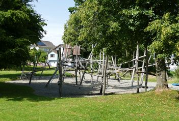 Spielplatz Ehrendingen Weiher, Abenteuerspielplatz und Gemeindespielplatz - Spielplätze im Aargau