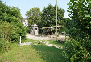 Spielplatz Lisch Vordemwald, Schulumgebung, Gemeindespielplatz - Spielplätze im Aargau