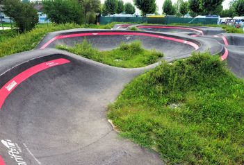 Pumptrack Aarburg auf SpielplatzAargau.ch