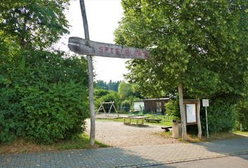 Spielplatz Lisch Vordemwald, Schulumgebung, Gemeindespielplatz - Spielplätze im Aargau