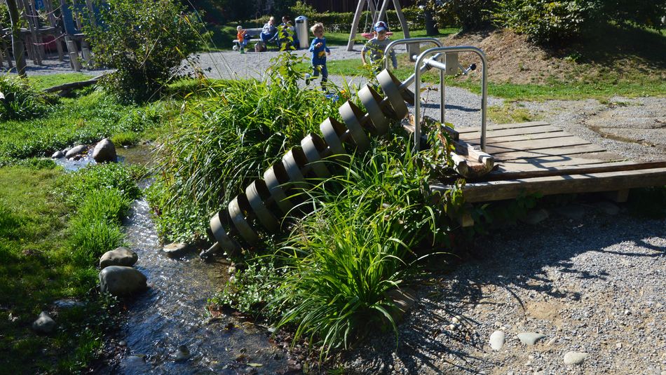 Wasserspielplatz im Aargau - Portrait auf SpielplatzAargau.ch